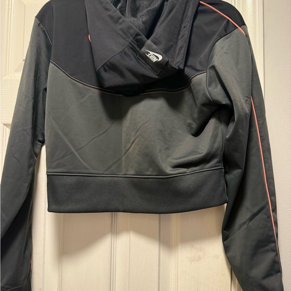 Nike Women’s Cropped Jacket - Picture 6 of 6